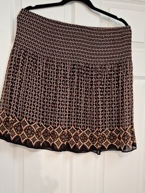 Max Studio Black and Tan Patterned Skater Skirt